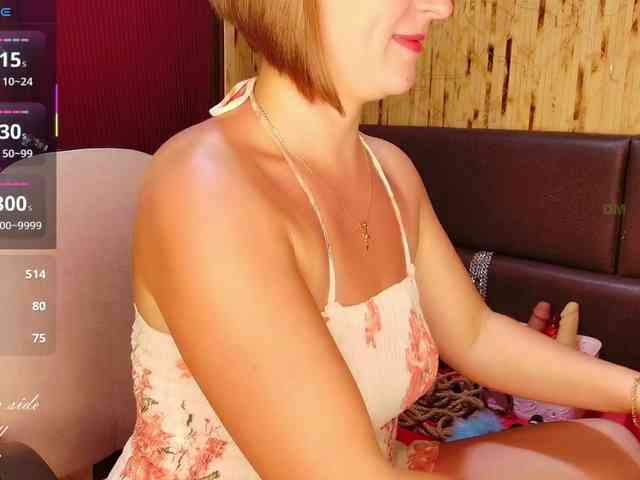 Meghan-M webcam