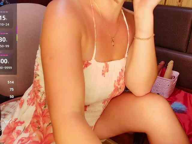Meghan-M webcam