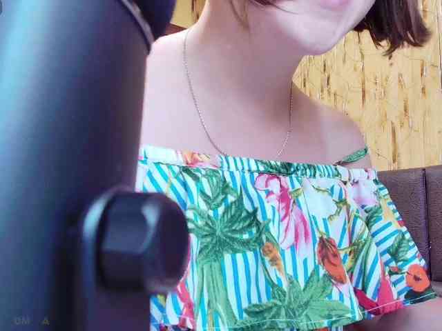 Meghan-M webcam