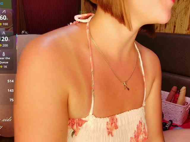 Meghan-M webcam