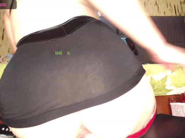 Meghan-M webcam