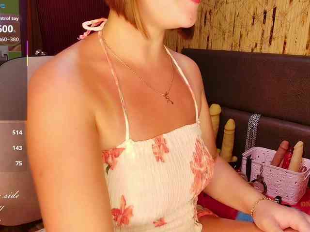 Meghan-M webcam