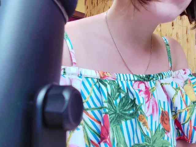 Meghan-M webcam