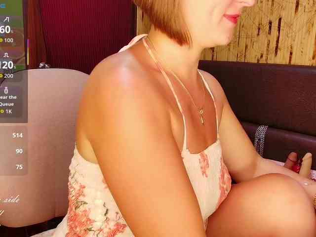 Meghan-M webcam