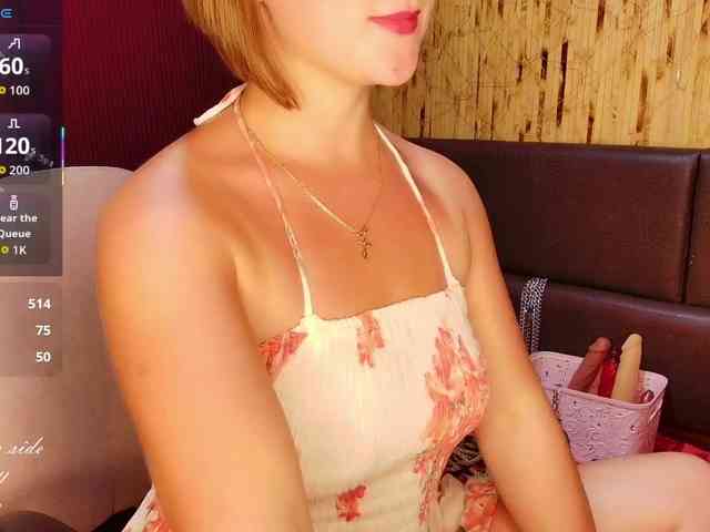 Meghan-M webcam