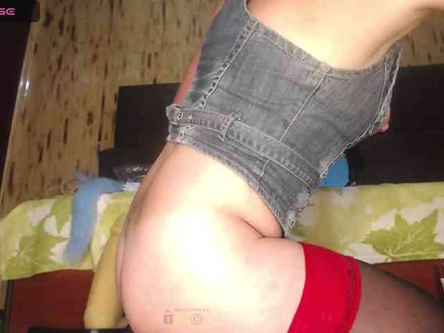 Meghan-M webcam