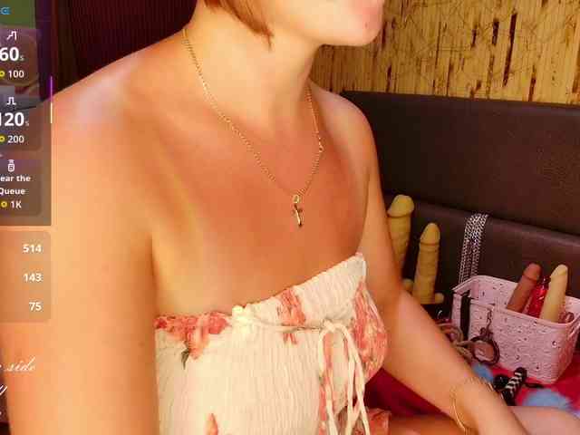 Meghan-M webcam