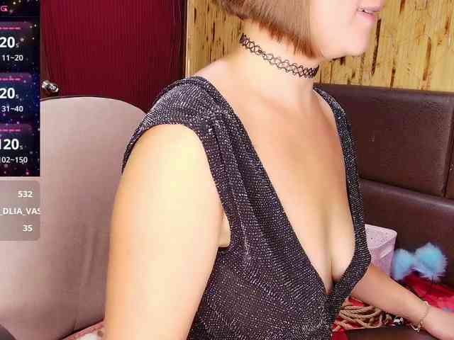 Meghan-M webcam