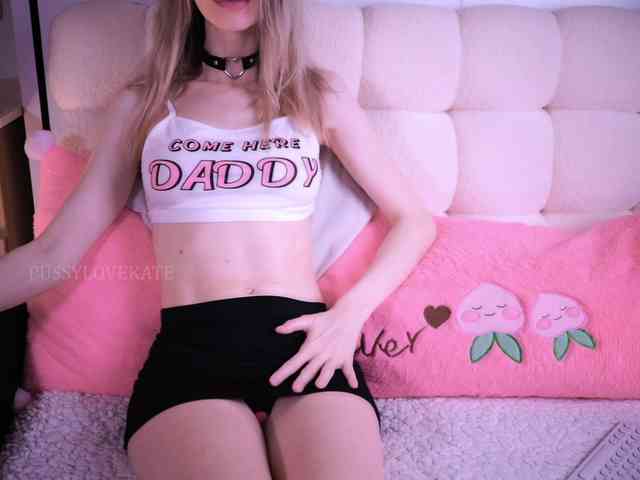 Pussylovekate Sex Cam Show