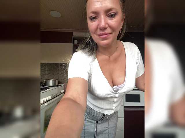 Lalili live cam on BongaCams