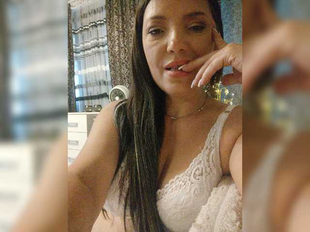 Lalili live cam on BongaCams