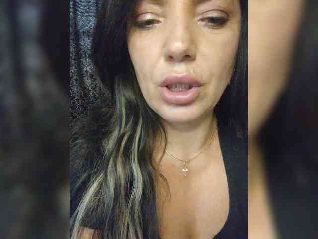 ProstoLolkaXXX webcam