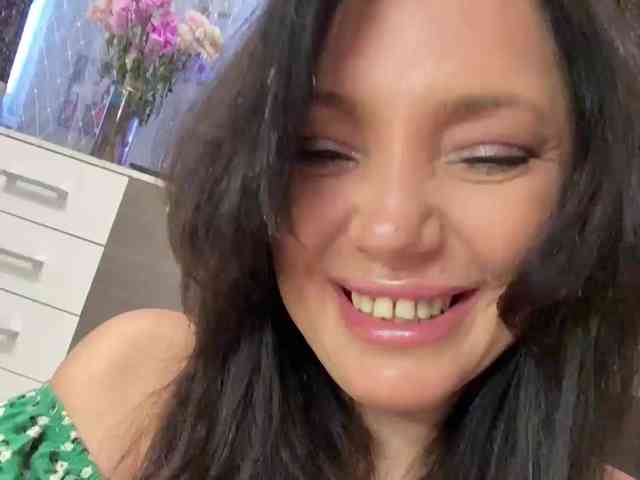 ProstoLolkaXXX webcam