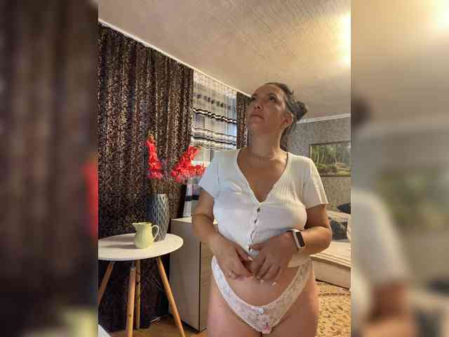 ProstoLolkaXXX webcam