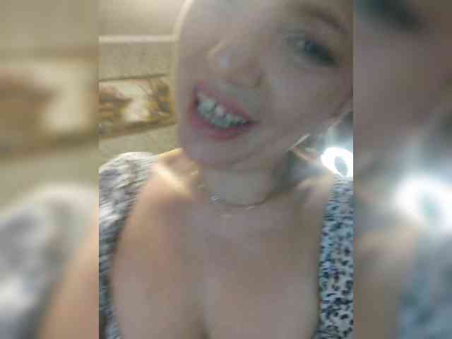 ProstoLolkaXXX webcam