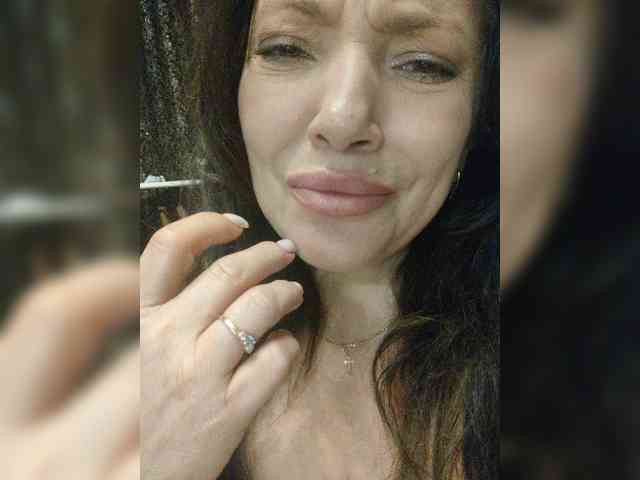 ProstoLolkaXXX webcam