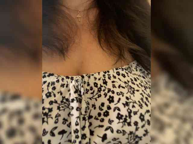 ProstoLolkaXXX webcam