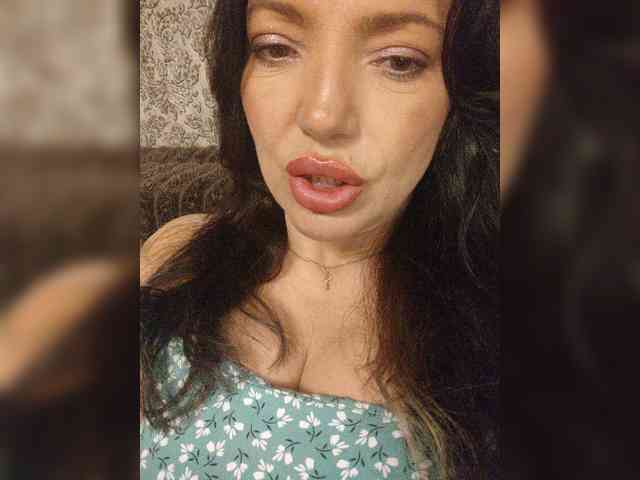 Model ini sedang live sekarang. Lalili