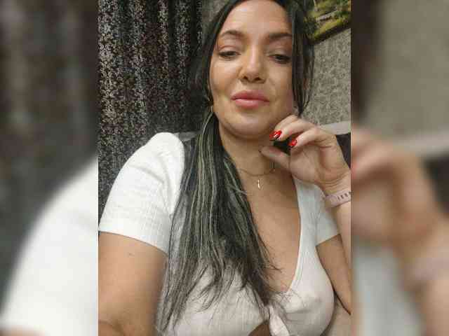 ProstoLolkaXXX webcam