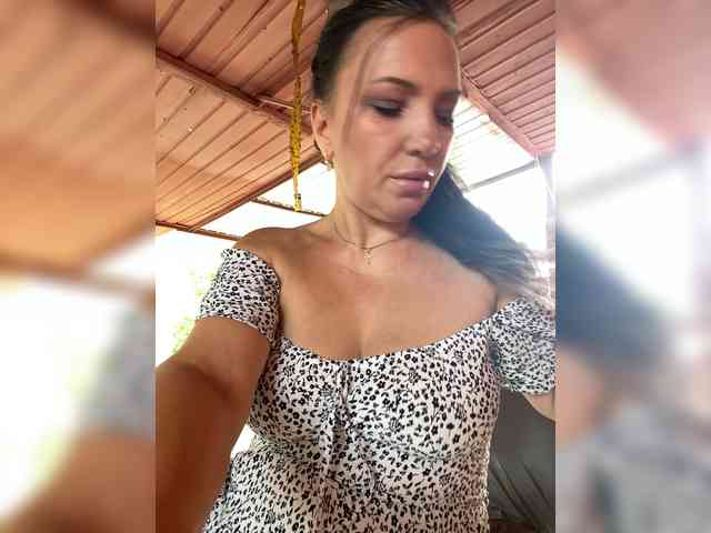 ProstoLolkaXXX webcam
