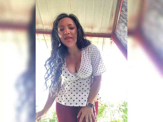 ProstoLolkaXXX webcam