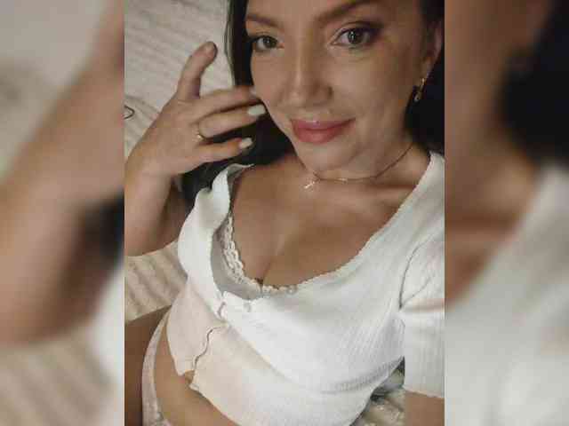 ProstoLolkaXXX webcam