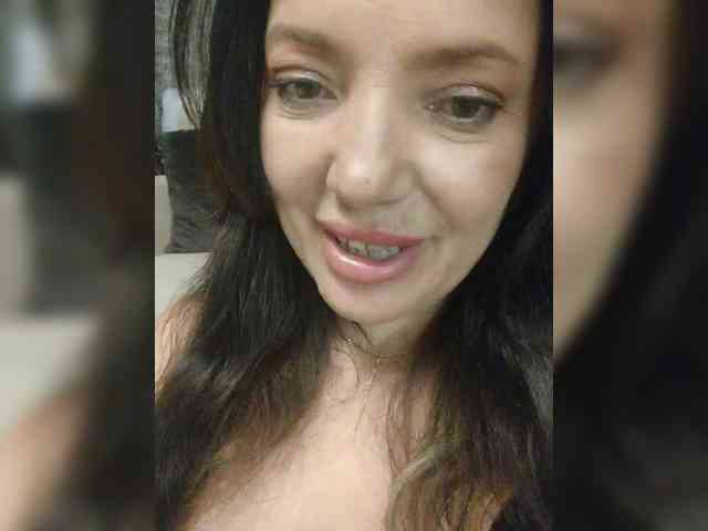 ProstoLolkaXXX webcam