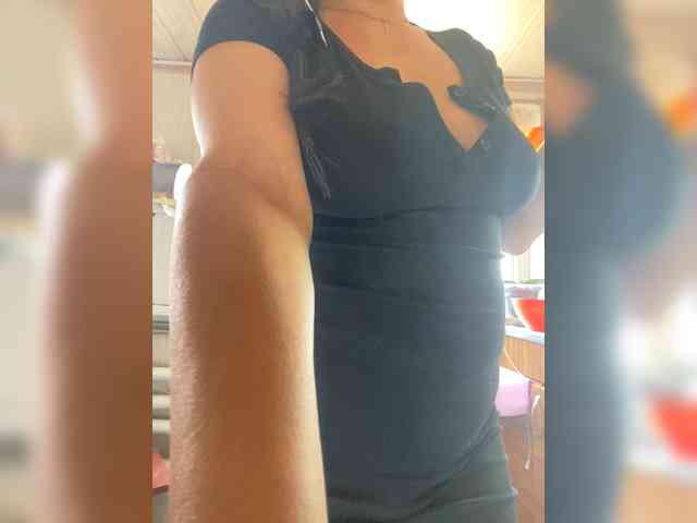ProstoLolkaXXX webcam