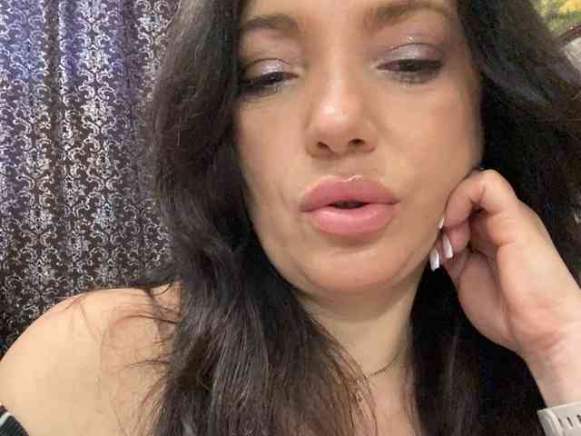 ProstoLolkaXXX webcam