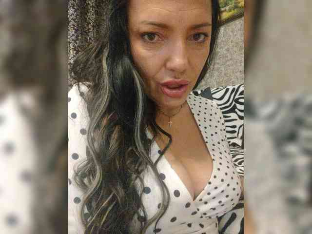 ProstoLolkaXXX webcam