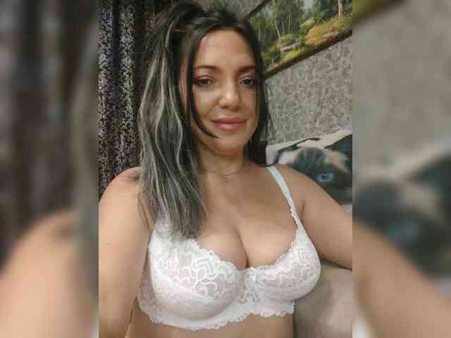 ProstoLolkaXXX webcam
