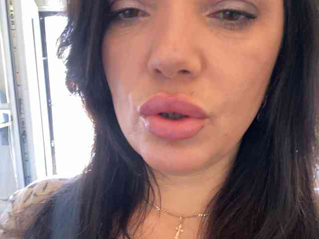 ProstoLolkaXXX webcam