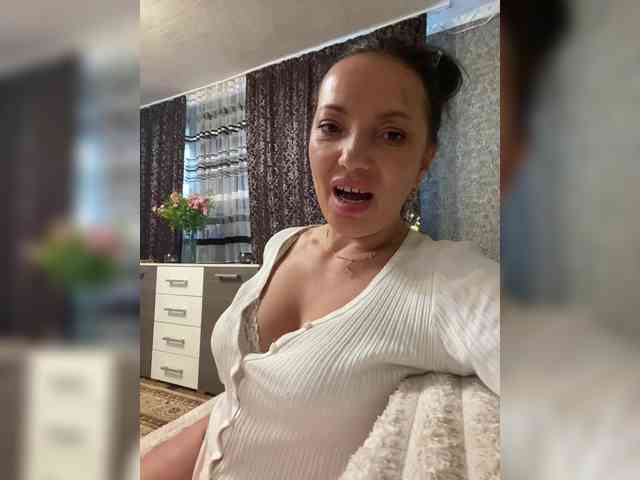 ProstoLolkaXXX webcam
