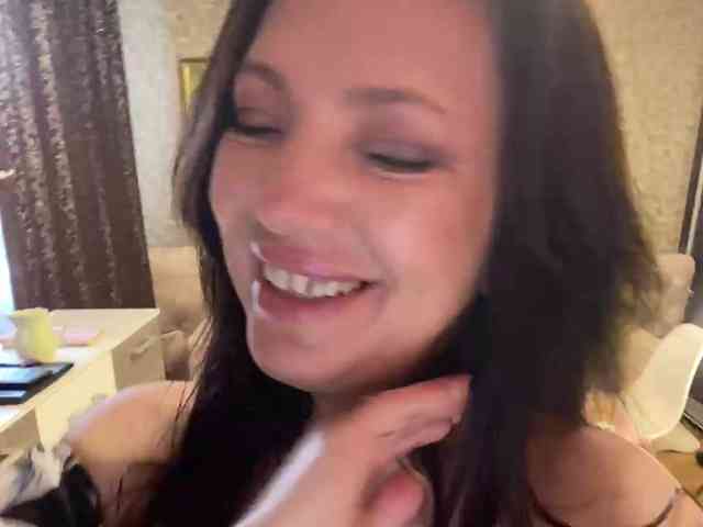 ProstoLolkaXXX webcam