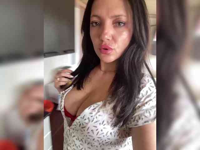 ProstoLolkaXXX webcam