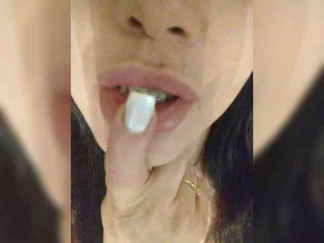 ProstoLolkaXXX webcam