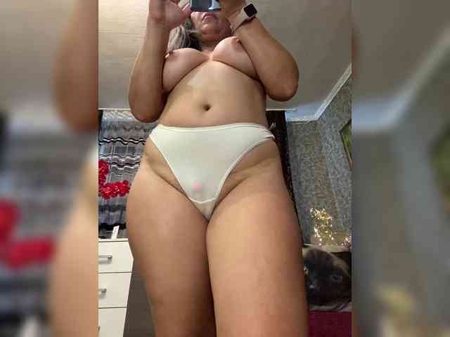ProstoLolkaXXX webcam