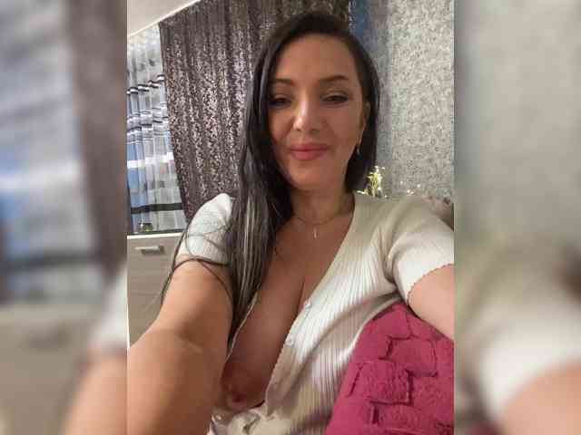 ProstoLolkaXXX webcam