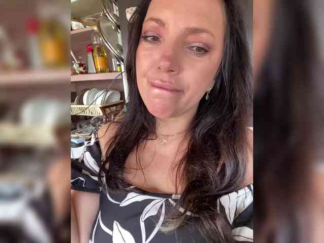 ProstoLolkaXXX webcam