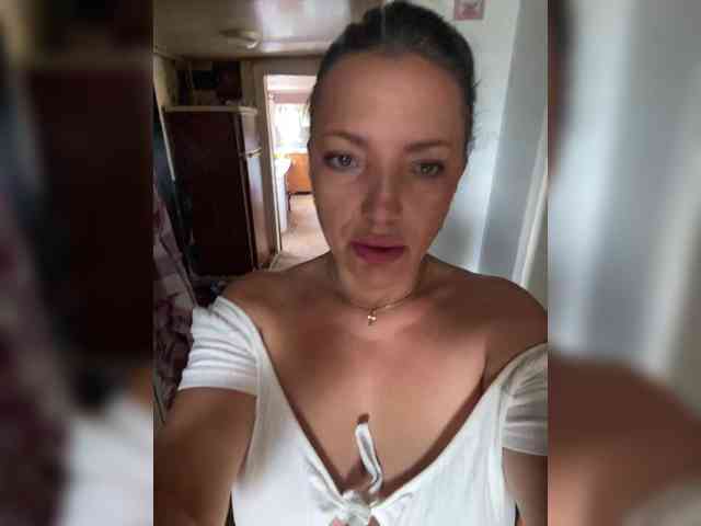 ProstoLolkaXXX webcam