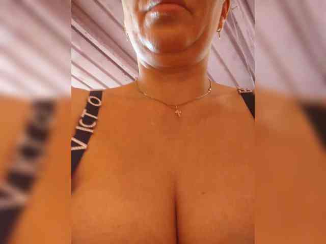 ProstoLolkaXXX webcam