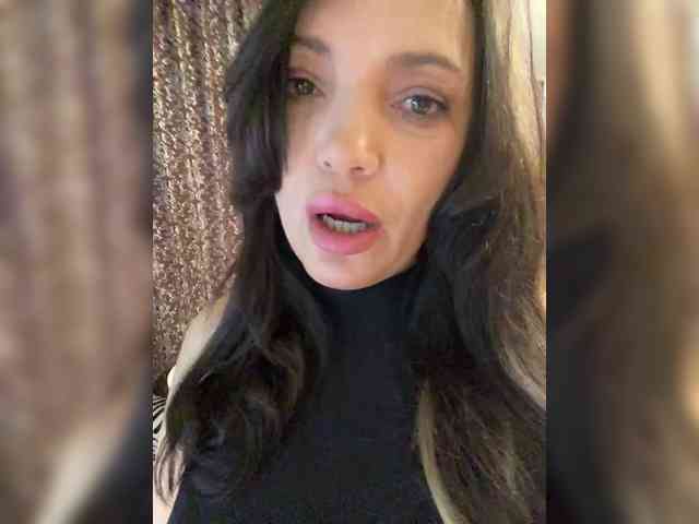 ProstoLolkaXXX webcam