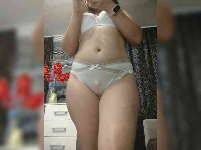 ProstoLolkaXXX webcam