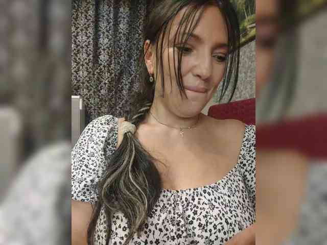 ProstoLolkaXXX webcam