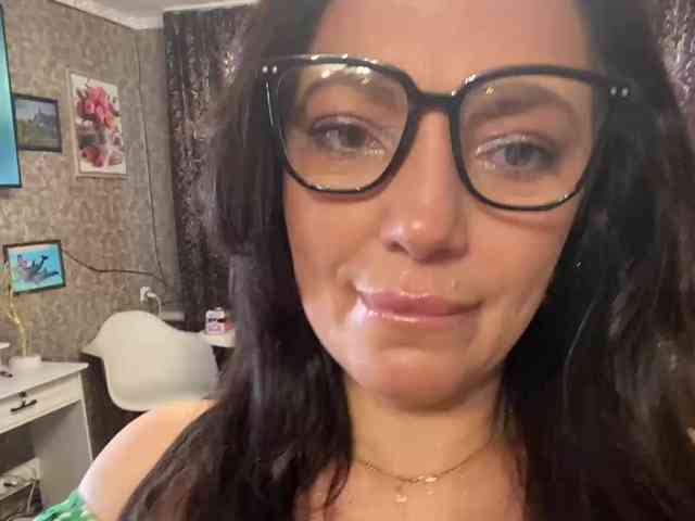 ProstoLolkaXXX webcam