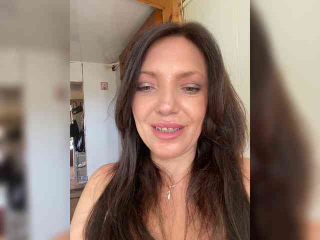 ProstoLolkaXXX webcam
