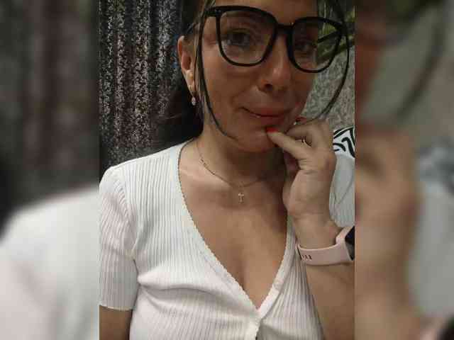 ProstoLolkaXXX webcam