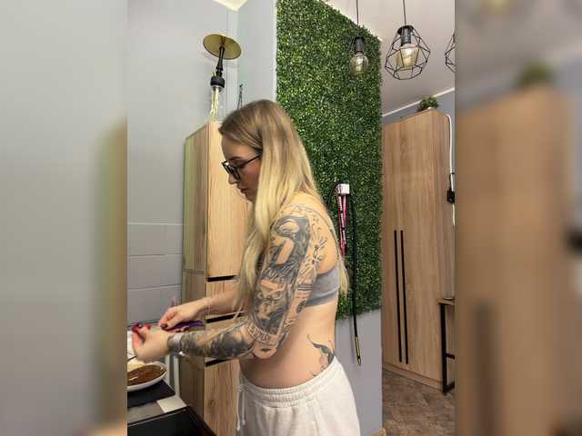 Miss-Fetish live cam on BongaCams