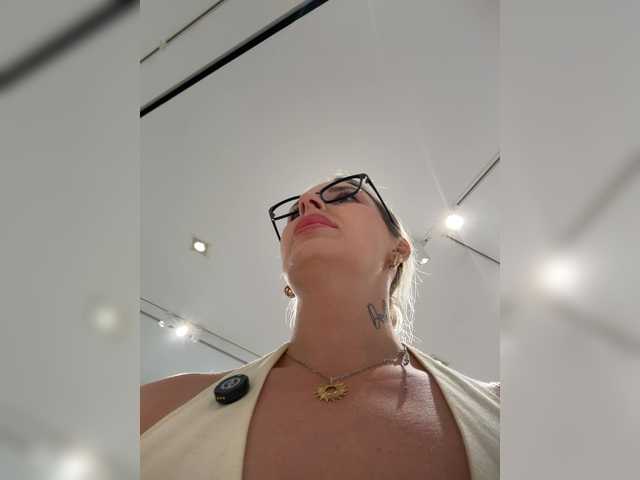 Miss-Fetish's BongaCams show and profile