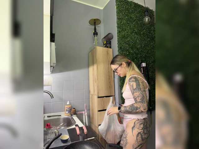 Miss-Fetish live cam on BongaCams
